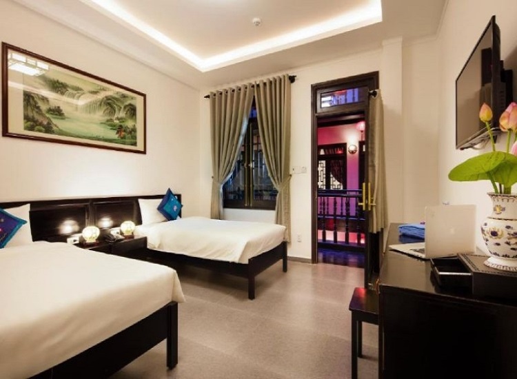 KHÁCH SẠN PHÚ HOUSE